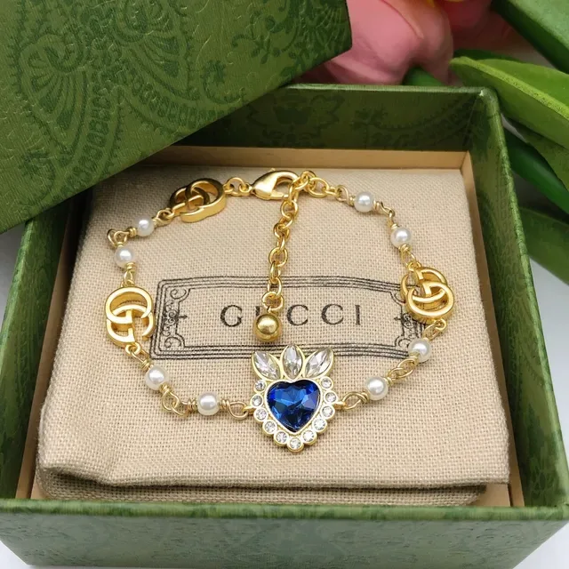 Gucci Braceletes de Coração com Cristal e Corrente de Pérolas 4