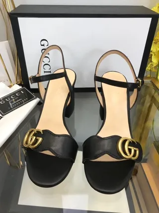 Gucci Horsebit 1955 Black Leather Gold Buckle Gladiator Sandals 8