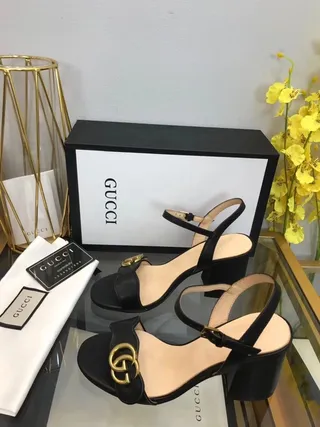 Gucci Horsebit 1955 Black Leather Gold Buckle Gladiator Sandals 9
