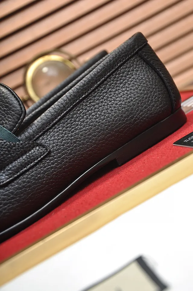 Gucci Horsebit 1955 مكاسين جلد أسود مقرمش 2