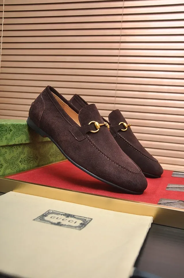 Gucci Horsebit 1955 ब्राउन गोल्ड साबर अपर बकल लोफर 2