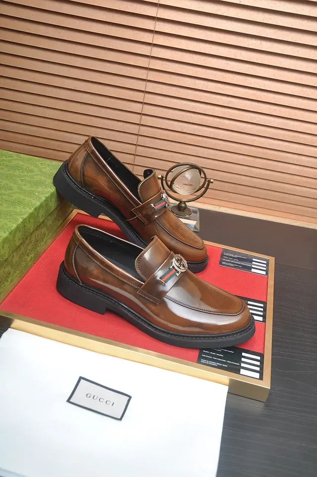 Gucci Horsebit 1955 ब्राउन पॉलिश्ड लेदर लोफर्स 4