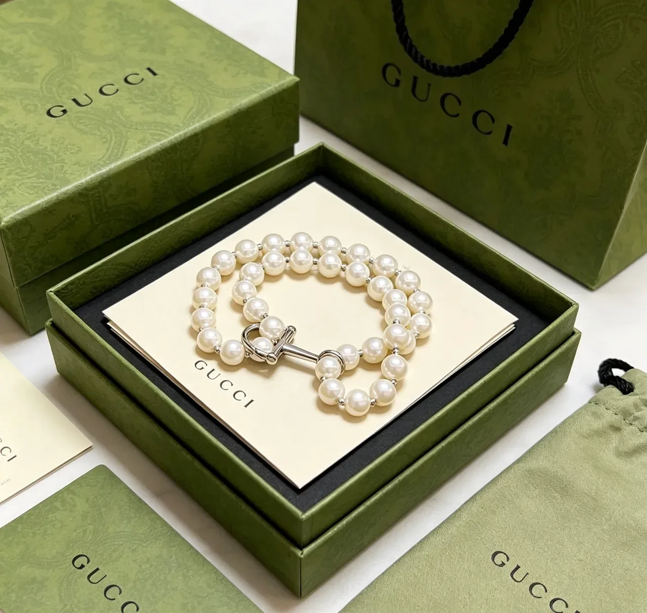 Gucci Horsebit 1955 Pulsera doble con perlas 3