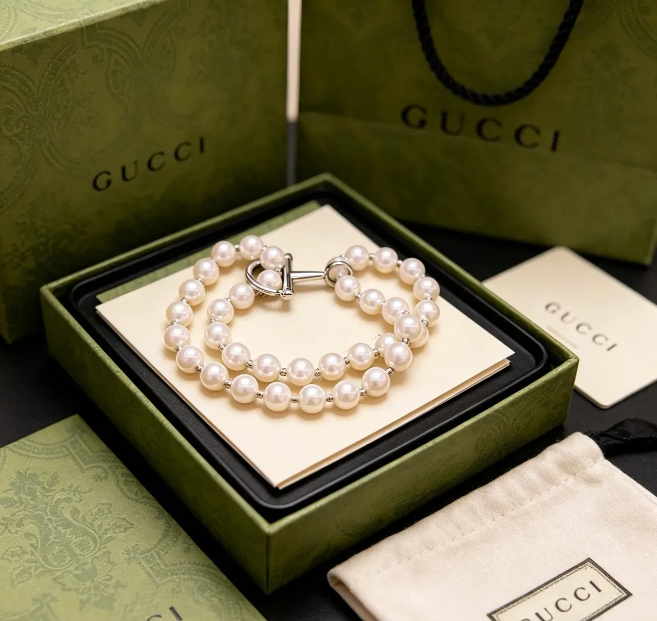 Gucci Horsebit 1955 Pulsera doble con perlas 5