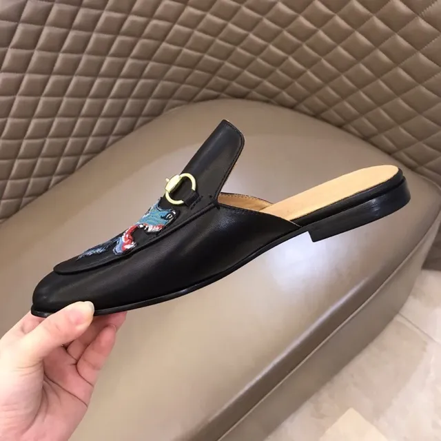 Gucci Horsebit 1955 Embroidered Wolf Black Leather Loafer 8