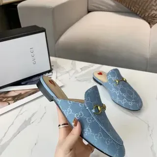 古驰 Horsebit 1955 浅蓝色 Monogram 乐福鞋