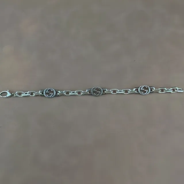 Gucci Interlocking G Charm Silver-Tone Chain Necklace 2