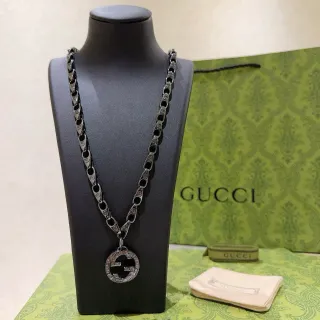 Gucci Interlocking G ক্রিস্টাল পেন্ডেন্ট নেকলেস
