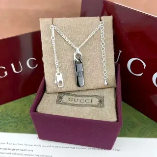 Gucci Interlocking G Pendentif Argent Chaîne Noire Collier Rectangulaire