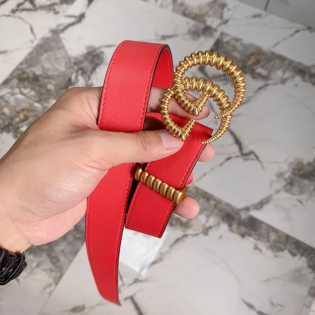 Gucci Ceinture en cuir rouge à boucle Interlocking G en corde 5