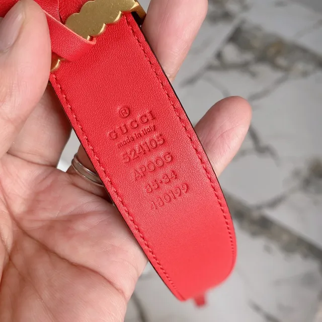 Gucci Ceinture en cuir rouge à boucle Interlocking G en corde 6