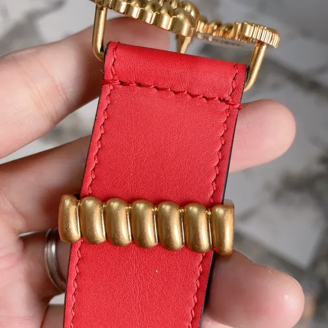 Gucci Ceinture en cuir rouge à boucle Interlocking G en corde 8