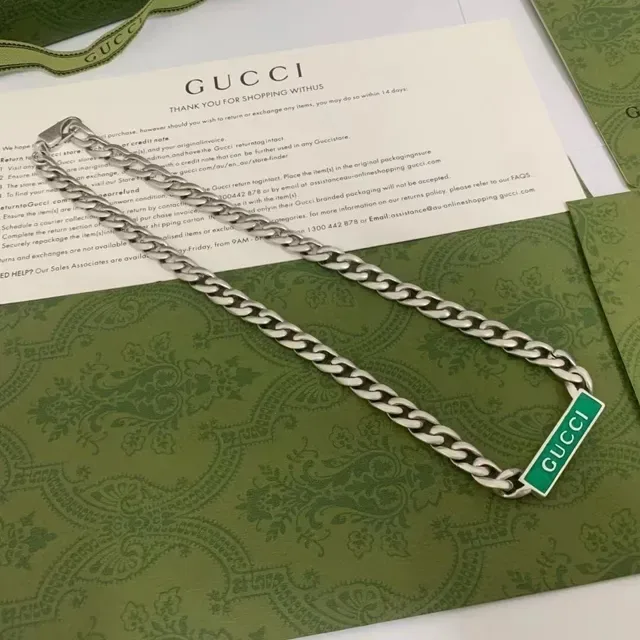 Gucci Logo Plaque Curb Chain Necklace 4