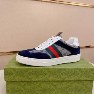 Gucci Zapatillas Lifestyle en lona color marino y beige con monograma y overlays de ante