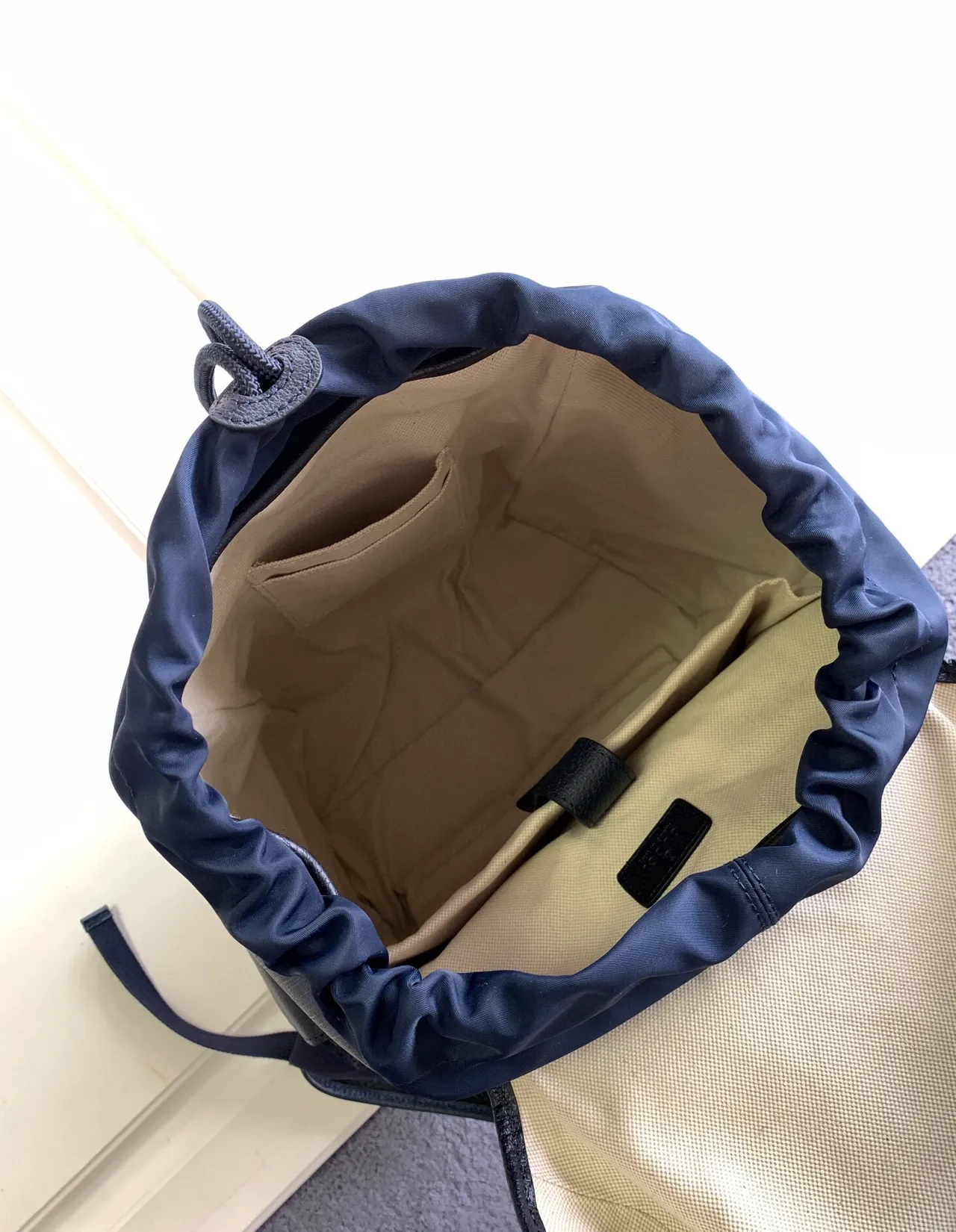 Gucci Off-The-Grid Navy Monogram Flap-Top sac à dos casual 3