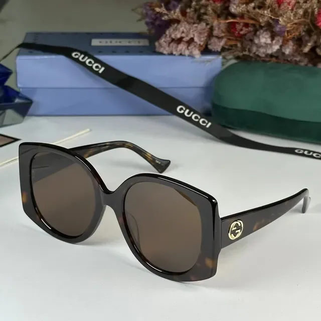 Gucci gafas de sol oversize cuadradas de acetato con gradiente 8