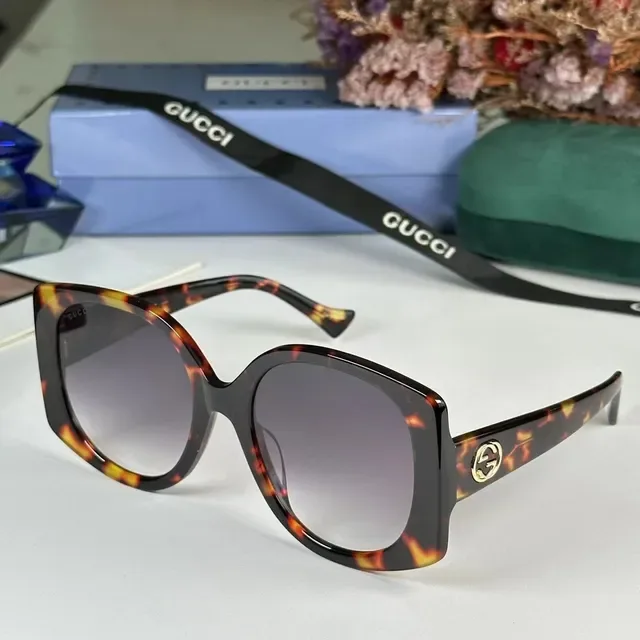 Gucci gafas de sol oversize cuadradas de acetato con gradiente 9