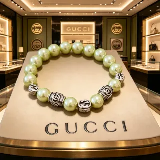 Gucci Pearl and Interlocking G Bead Bracelet