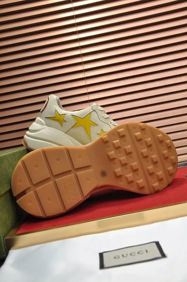 Gucci Rhyton Bege Amarelo Solado de plataforma grossa Couro superior Tênis lifestyle 3