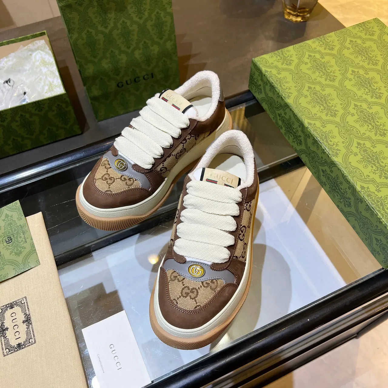 Gucci Screener বাদামি এবং বেইজ GG Monogram লাইফস্টাইল স্নিকার 4