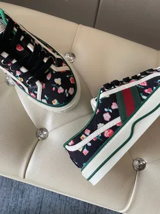Gucci Screener Tênis Lifestyle de Lona com Estampa Floral de Cano Baixo 4