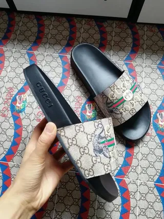 Gucci Screener GG Supreme Web Stripe pantoufles 3