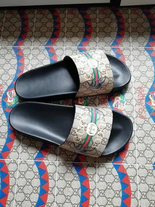 Gucci Screener GG Supreme Web Stripe pantoufles 4