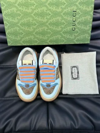 غوتشي Screener حذاء رياضي أزرق فاتح وبيج GG Monogram slip-on lifestyle 3