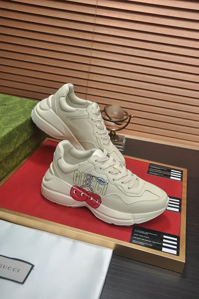 Gucci Screener Off-White Cherry 刺绣生活运动鞋 8