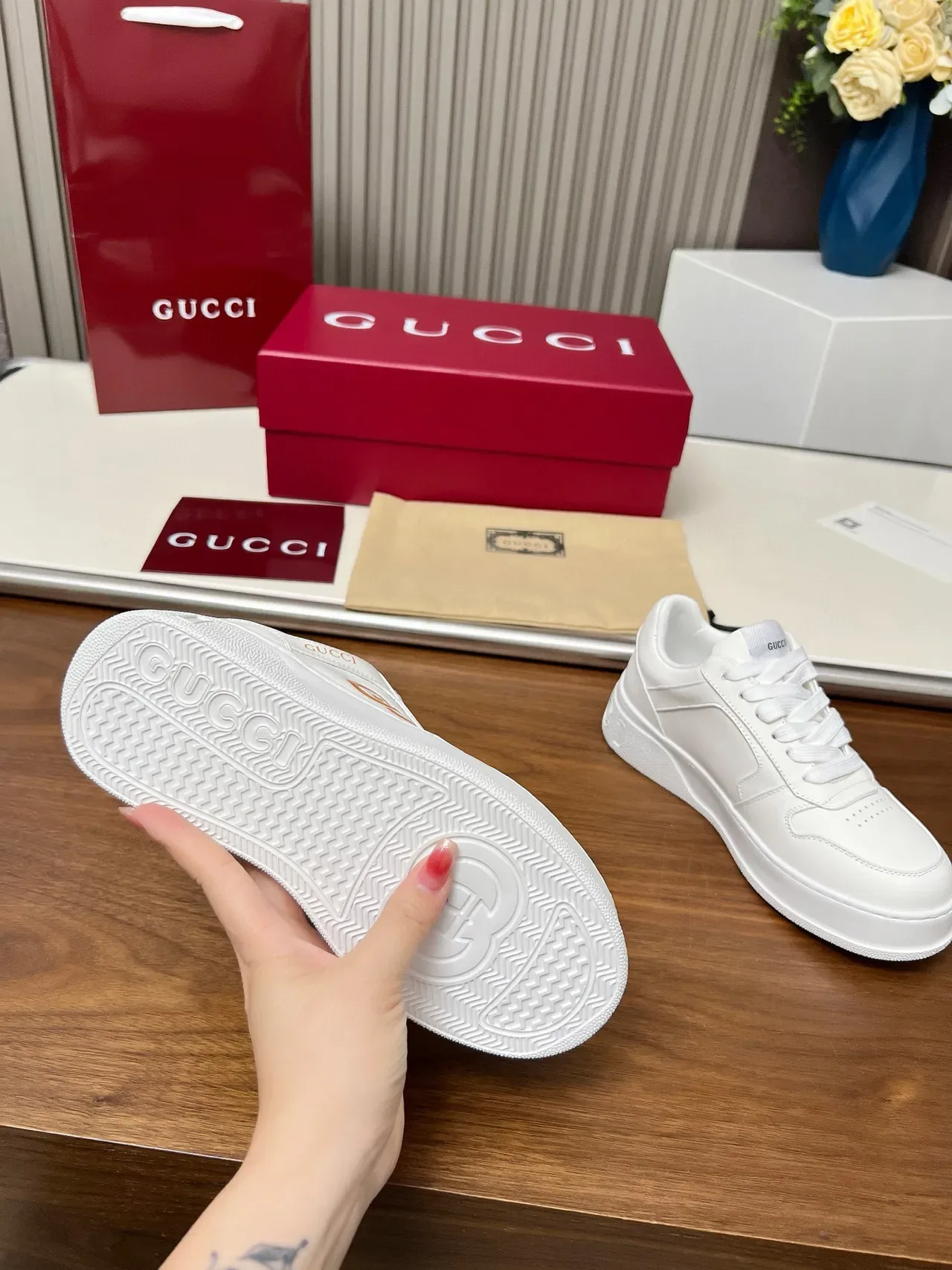 Gucci Screener 白金色皮革 interlocking GG Logo 生活方式运动鞋 7
