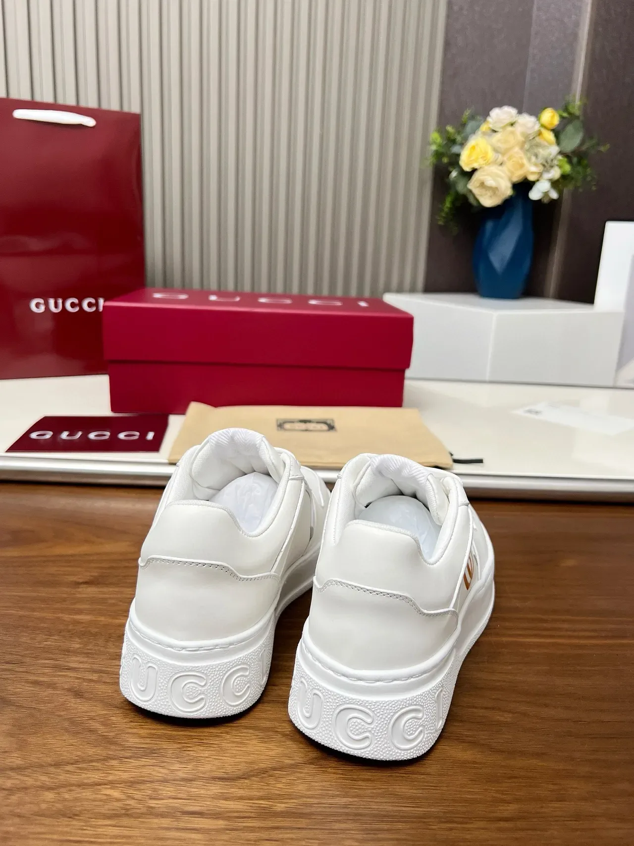 Gucci Screener 白金色皮革 interlocking GG Logo 生活方式运动鞋 9