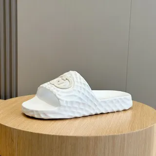 Gucci Screener Chinelo Branco Quilted com Logo