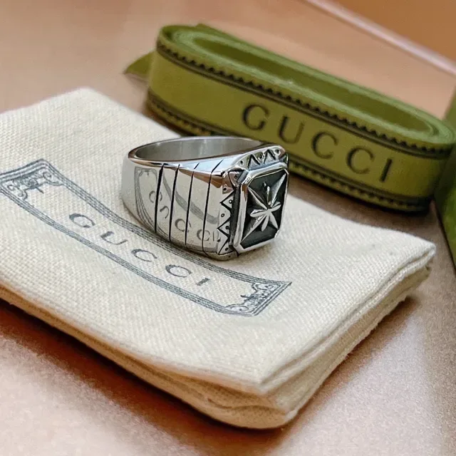 Gucci خاتم فضي أسود أسلوب سينيت حدود هندسية 2