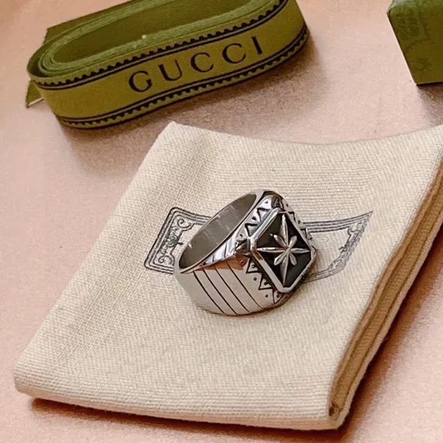 Gucci خاتم فضي أسود أسلوب سينيت حدود هندسية 4