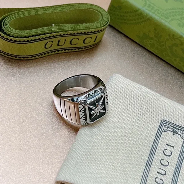 Gucci خاتم فضي أسود أسلوب سينيت حدود هندسية 6