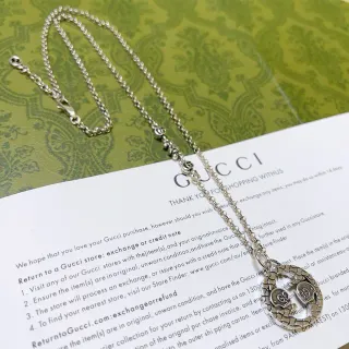 Gucci সিলভার চেইন সার্কুলার পেন্ডেন্ট নেকলেস