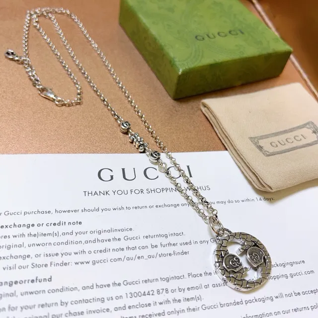 Gucci Silver Chain Circular Pendant Necklace 4