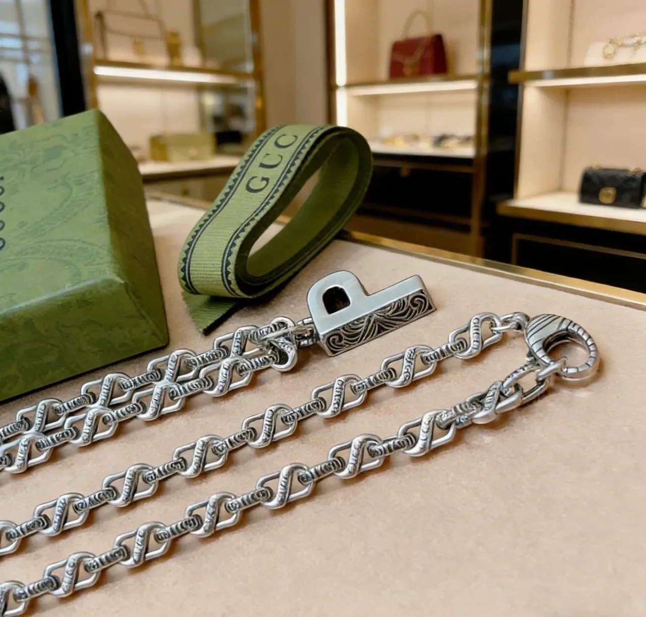 Gucci Silver Interlocking G-Link Chain Engraved Brand Text Necklace 5