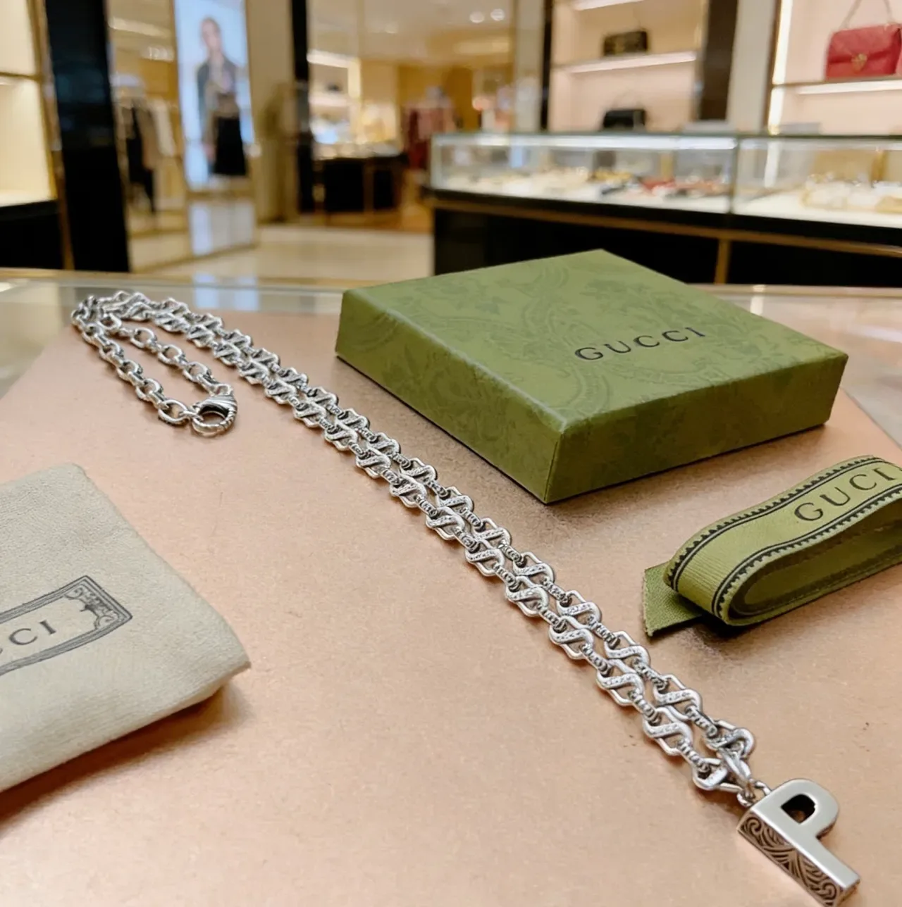 Gucci Silver Interlocking G-Link Chain Engraved Brand Text Necklace 7