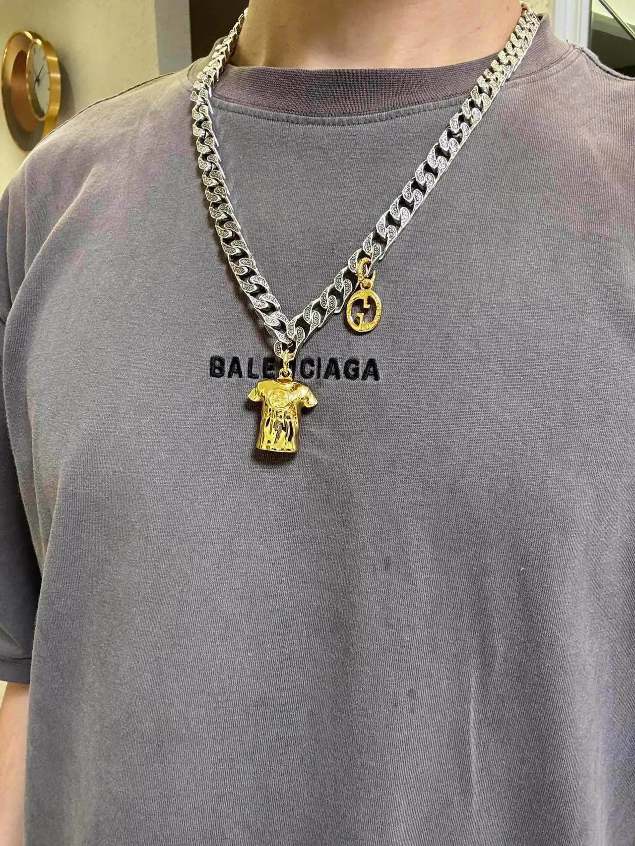 Gucci T-Shirt 银色 金色 精美的 曲链 坠饰 项链 4