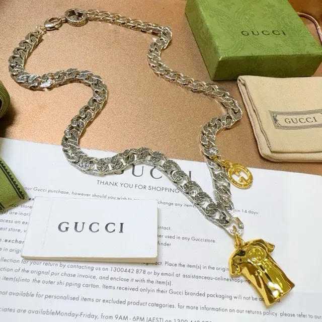 Gucci T-Shirt 银色 金色 精美的 曲链 坠饰 项链 6