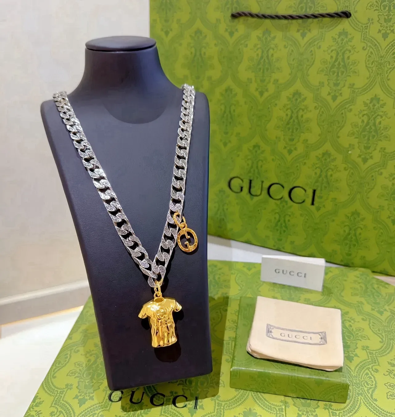 Gucci T-Shirt 银色 金色 精美的 曲链 坠饰 项链 7