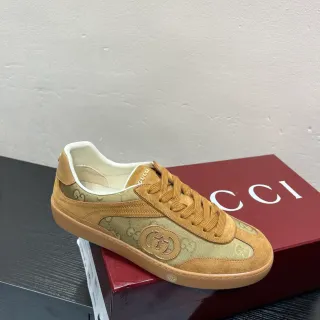 Gucci Tennis 1977 Beige y Tan GG Monograma Ante Zapatillas Lifestyle