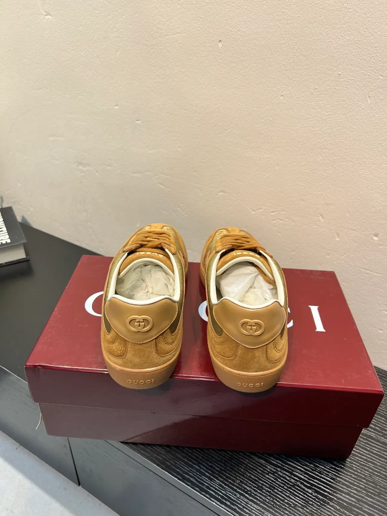Gucci Tennis 1977 Beige et Tan GG Monogram Daim Lifestyle Sneakers 6