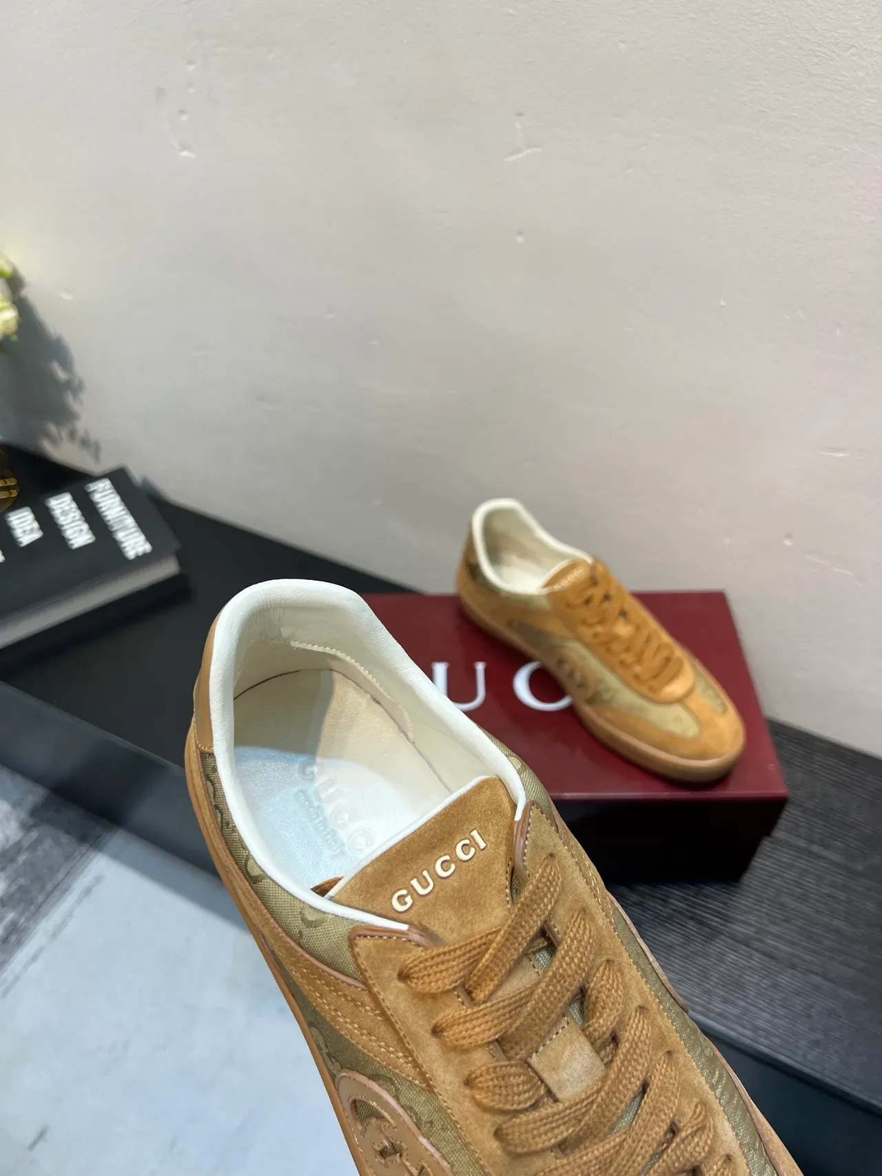 Gucci Tennis 1977 Beige et Tan GG Monogram Daim Lifestyle Sneakers 7