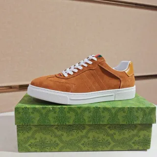 Gucci Tennis 1977 Zapatillas Lifestyle de Ante Marrón y Blanco