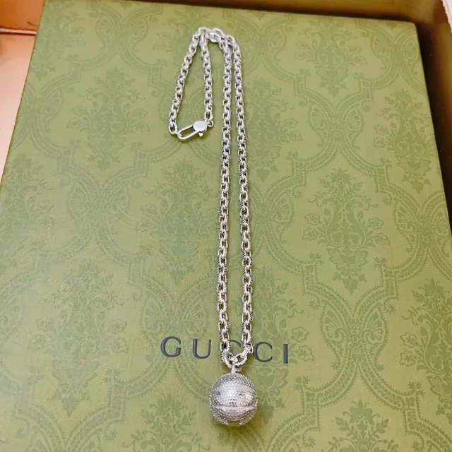 Gucci 纹理球形吊坠银链项链 6