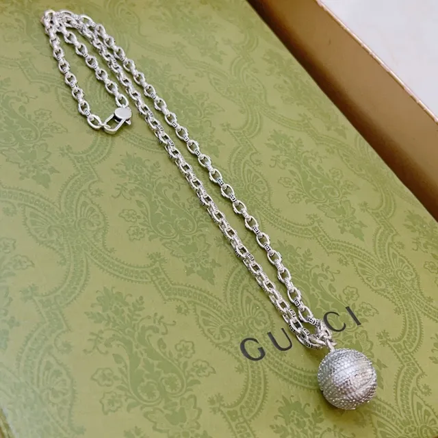 Gucci 纹理球形吊坠银链项链 8