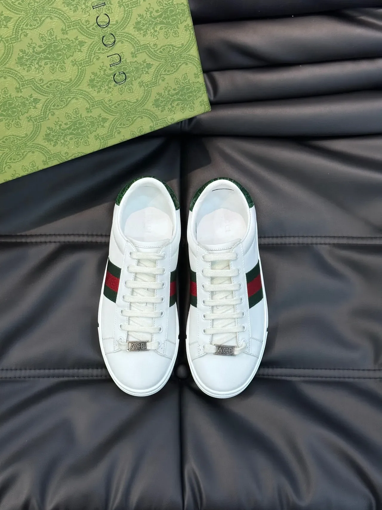 Gucci White Green Leather Upper Croc-Embossed Heel Tab Lifestyle Sneakers 2