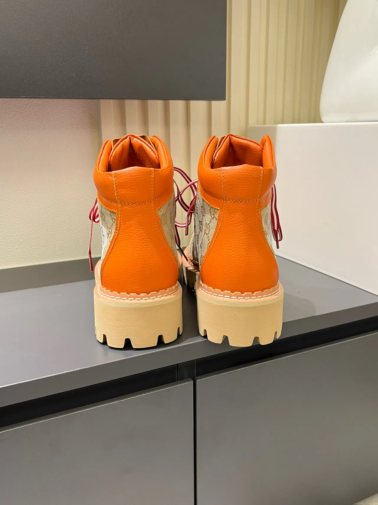 Gucci x The North Face Mountaineering Boot برتقالي GG كانفاس أحذية المشي لمسافات طويلة 8